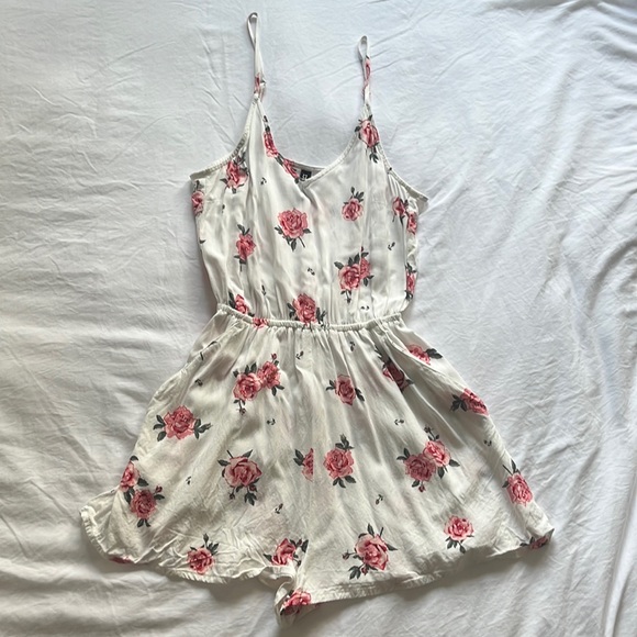 Floral Romper size 0 - Picture 1 of 4